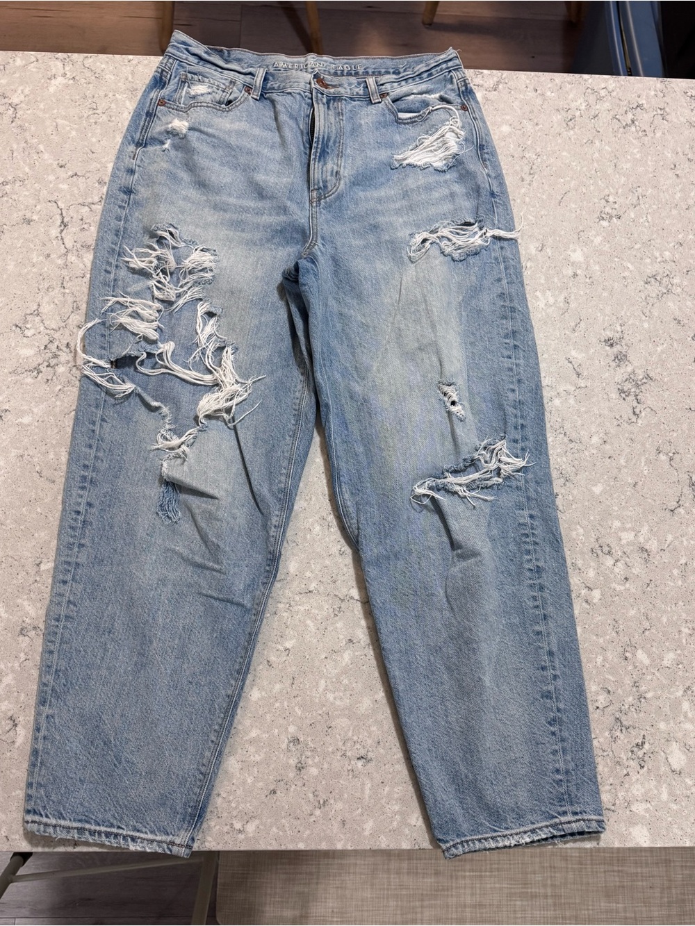 American Eagle Women’s  Distressed Light Blue Jeans